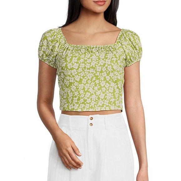 Billabong Tops - Women’s Billabong Flirt On Floral Print Crop Top NWT